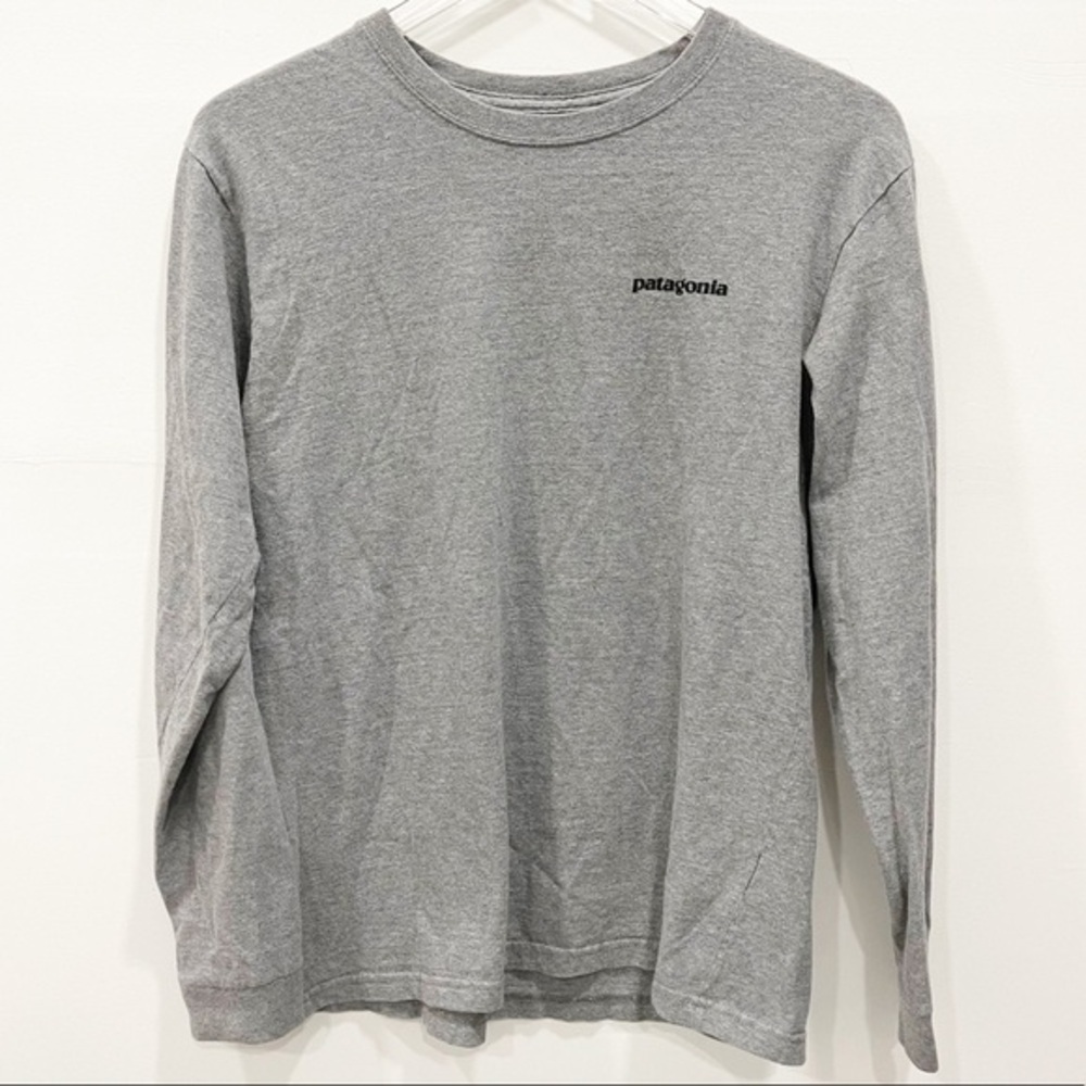 Patagonia Long Sleeve Grey Tee Fish Back Logo Casual Small Regular Fit